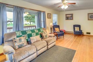 Walk to Restaurant and Bar Home with Deck in Gary - 8