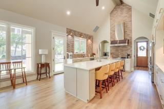 Walk to Shops and Winery! Stylish Dtwn Ovilla Home - 3