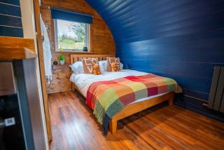 Coorie Retreats Luxury Geo Domes and Cabins with Private Hot Tubs Cinema Firepit Spa and More - 1