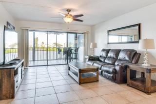 Walk to River and Ocean! 2nd-Floor Cocoa Beach Condo - 1
