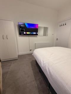 Modern 2 bedroom apartment - 9