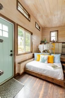 Tiny house on Flower Farm in downtown Atlanta - 0