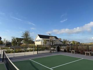 Spacious 4BR Oasis - Pool - Patio - 8 Min to Kalahari - 9