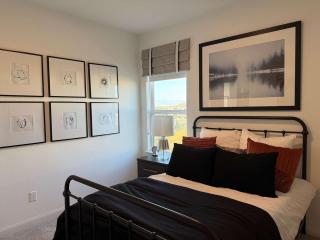 Spacious 4BR Oasis - Pool - Patio - 8 Min to Kalahari - 8