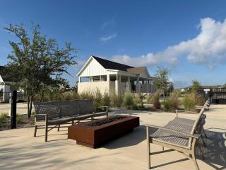 Spacious 4BR Oasis - Pool - Patio - 8 Min to Kalahari - 5