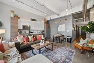 Modern-Chic Loft in Heart of Dallas - 7