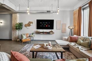 Modern-Chic Loft in Heart of Dallas - 4