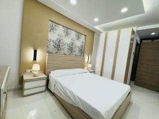 Bright and airy penthouse - 1