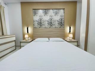 Bright and airy penthouse - 9