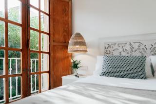 Valencia Living Suites - 9