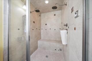 SeaGlass Inn Bed and Breakfast - 9