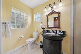 SeaGlass Inn Bed and Breakfast - 6