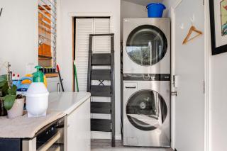 Live the Mission Valencia Vibe! Stylish Apartment, Steps from Top Spot - 1