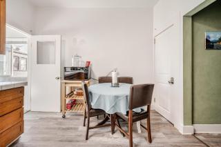 Live the Mission Valencia Vibe! Stylish Apartment, Steps from Top Spot - 9