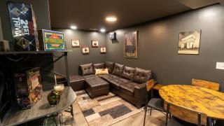 Stylish 4BR Haven Near AUC and Downtown ATL - 9