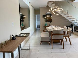 Pé na areia à 50m da Praia com Piscina, Churrasqueira, 5 quartos e 3 Vg de garagem, - 2