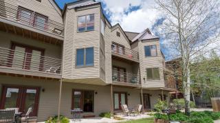 Viking Lodge 117 by AvantStay Ski Home Near Town Park Downtown - 1