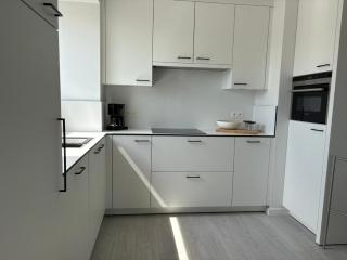 Stylish 3-bedroom apartment with sea view - 8