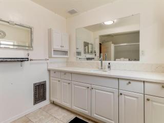 3 bedroom Mid-Wilshire Charmer near Downtown - 3