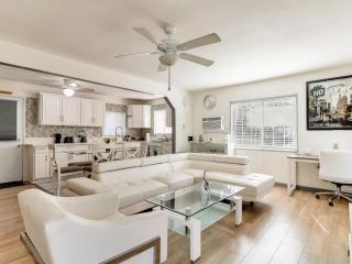 3 bedroom Mid-Wilshire Charmer near Downtown - 9