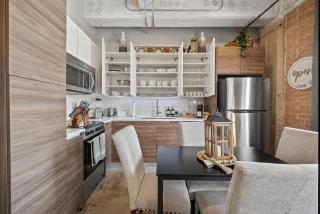 Stylish Vintage Loft - 8