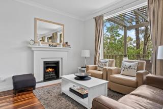 Villa Piccola Casa, Premier 2 Storey Villa, 2 Bedrooms, both with private ensuites, with third toilet on the ground floor - 5