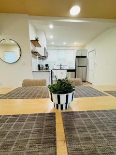 3BR Apartment Free parking 4 miles from Boston - 0