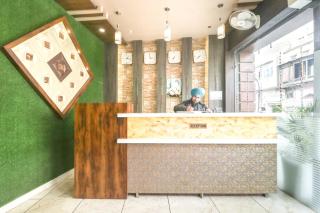 OYO 77326 Hotel Royal View - 0