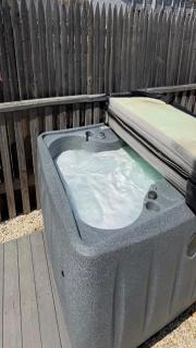 Great Rates!!! Pet Friendly - 4