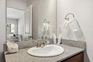 Modern Comfort and Resort Style Living Near CU - 6