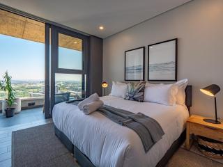 Umhlanga Arch Luxury Holiday or Work with Sea View - Inverter Backup Power - 5