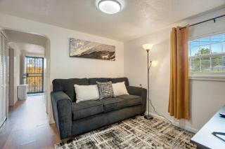 Charming Downtown Cottage - 7