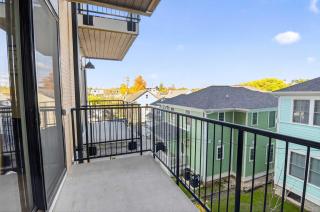 Stylish Downtown Escape Near IU and Cafes - 5