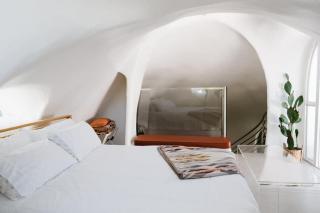 Unique Sculptured House with Private Beach Access - 8