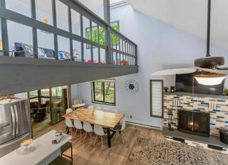 4BD Cabin in the Poconos Near Lake with Hot Tub, Sauna, Game Room and Movie Room - 5