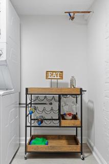 Airport Haven - Cozy 2BR Apt 5 Min Away - 5