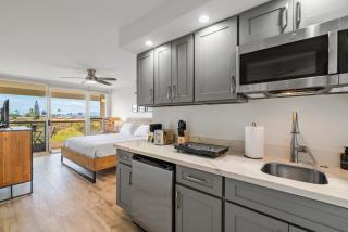 King Studio with Pool, Split AC, Across Kamaole II Beach Park - 8