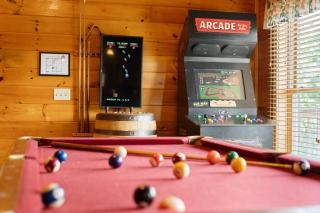 Amazing Rocky Top Views - Cabin with Great Views, 2 Hot Tubs, Theater, Game Rm - 7