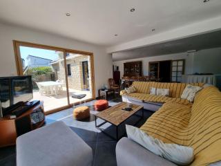 Maison Contemporaine Spacieuse - 11 Pers, 5 Ch, Animaux Autorisés - FR-1-775-38 - 2