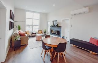 New Vaulted Ceilings 3 Beds AC Views - 5