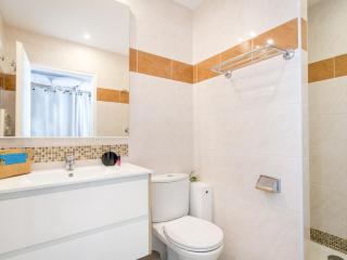 Studio Climatisé pour 3, Face Est, à 50m Plage et Proche Commerces - FR-1-466A-23 - 4