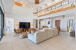 Spacious 3BR Oceanfront Retreat Paea Tahiti - 0