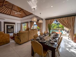 Villa Cometa Luxury Seminyak by Adam Jyota Management - 4