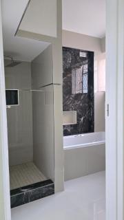 Secure Modern Ground floor 2Bedroom Apartment - 9