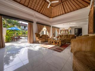 Villa Cometa Luxury Seminyak by Adam Jyota Management - 3