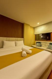 Cozy apartment with a hot tub - 4