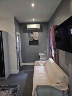 Beautiful New 3 Bed 3 Bathroom Villa 400m to Bang Tao Beach Sleeps 9 - 9