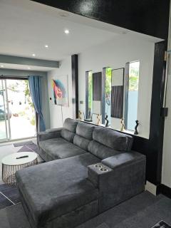 Beautiful New 3 Bed 3 Bathroom Villa 400m to Bang Tao Beach Sleeps 9 - 4