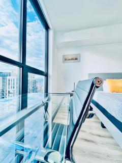 Million-Dollar View 2 bedroom entire flat with access to 34th floor lounge in Downtown Kelowna - 7