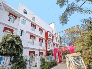 Super Hotel O Raas Near Hira Sweet - 0